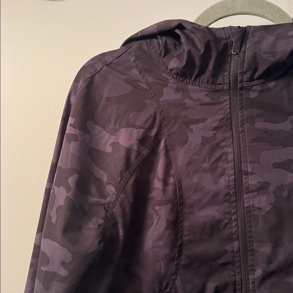 Lululemon Pack It Up Jacket Incognito Camo Multi Grey SIZE 4
